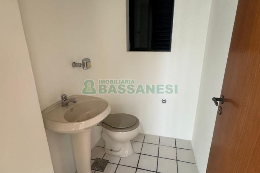 Sala com 70m², no bairro São Pelegrino em Caxias do Sul para Alugar