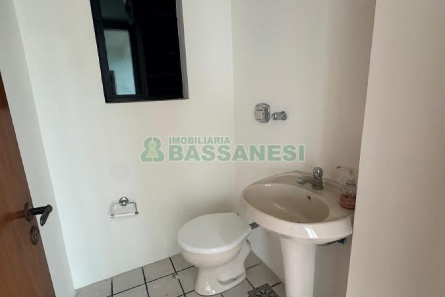 Sala com 70m², no bairro São Pelegrino em Caxias do Sul para Alugar