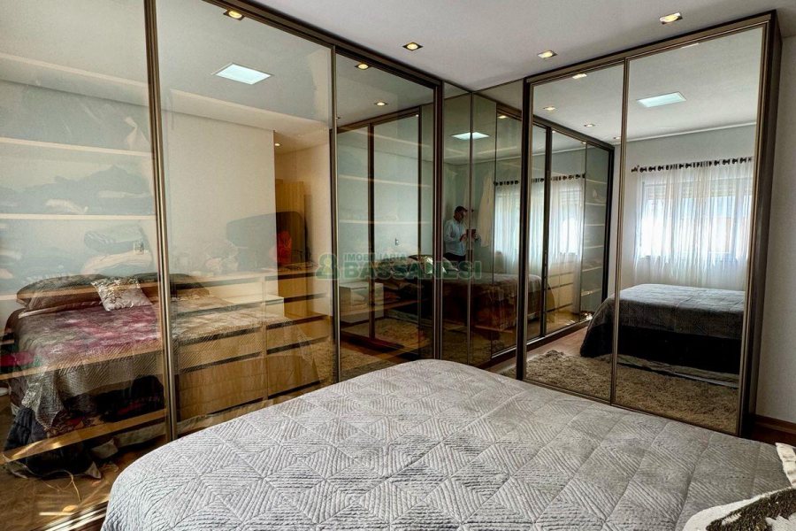 Apto Mobiliado com 148m², 2 dormitórios, 2 vagas, no bairro Jardim do Shopping em Caxias do Sul para Alugar
