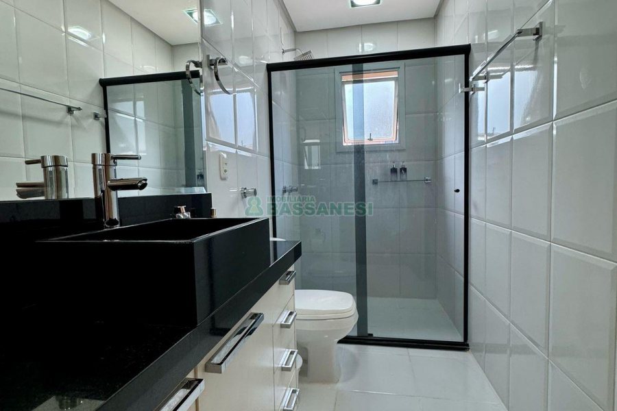 Apto Mobiliado com 148m², 2 dormitórios, 2 vagas, no bairro Jardim do Shopping em Caxias do Sul para Alugar