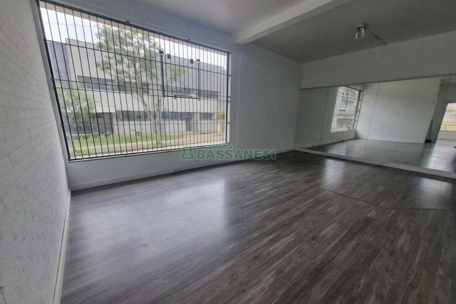Loja com 160m², no bairro Pio X em Caxias do Sul para Alugar