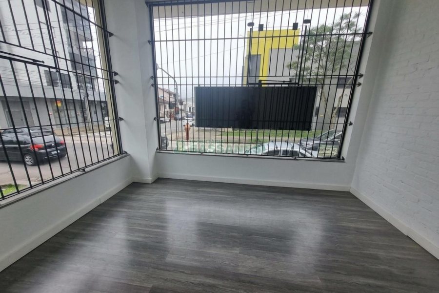 Loja com 160m², no bairro Pio X em Caxias do Sul para Alugar