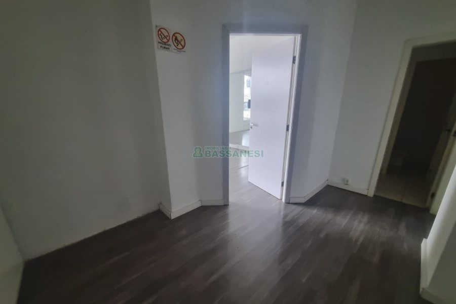 Loja com 160m², no bairro Pio X em Caxias do Sul para Alugar