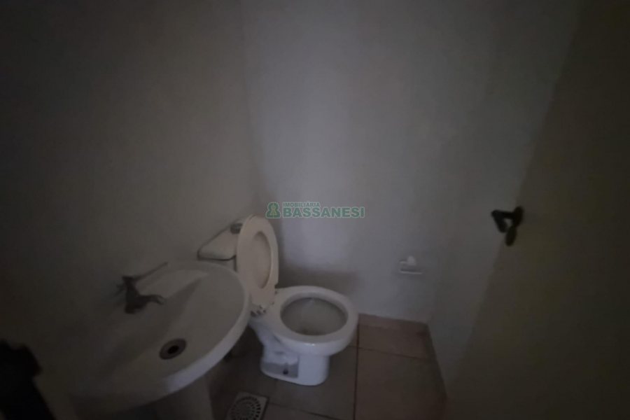 Loja com 160m², no bairro Pio X em Caxias do Sul para Alugar