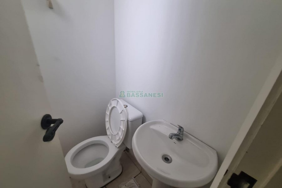 Loja com 160m², no bairro Pio X em Caxias do Sul para Alugar