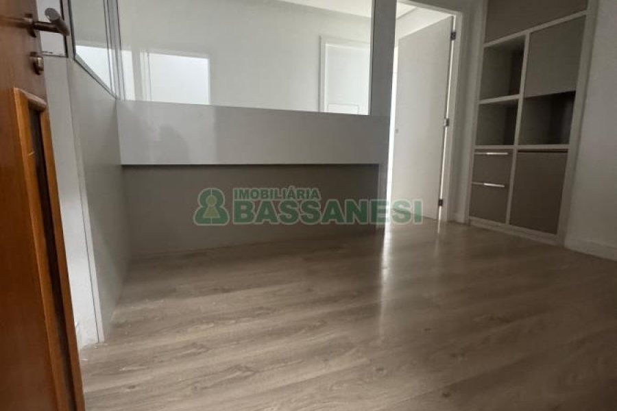 Sala com 60m², 1 vaga, no bairro São Pelegrino em Caxias do Sul para Alugar
