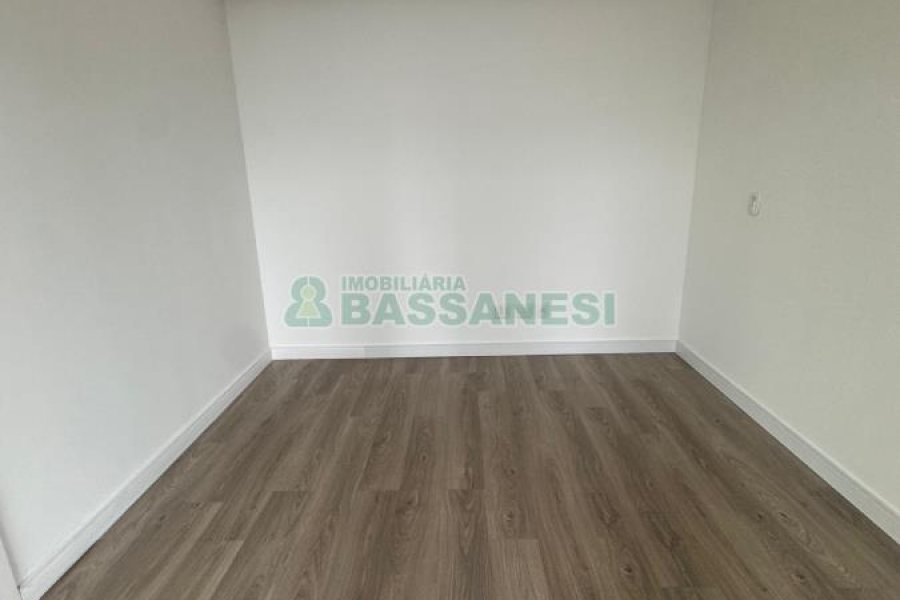 Sala com 60m², 1 vaga, no bairro São Pelegrino em Caxias do Sul para Alugar