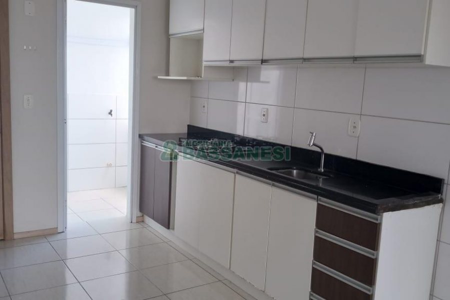 Apartamento com 55m², 2 dormitórios, 1 vaga, no bairro Cidade Nova em Caxias do Sul para Comprar