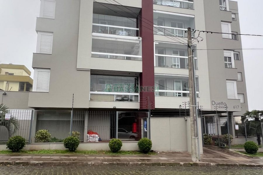 Apto Mobiliado com 65m², 2 dormitórios, 2 vagas, no bairro Cruzeiro em Caxias do Sul para Alugar