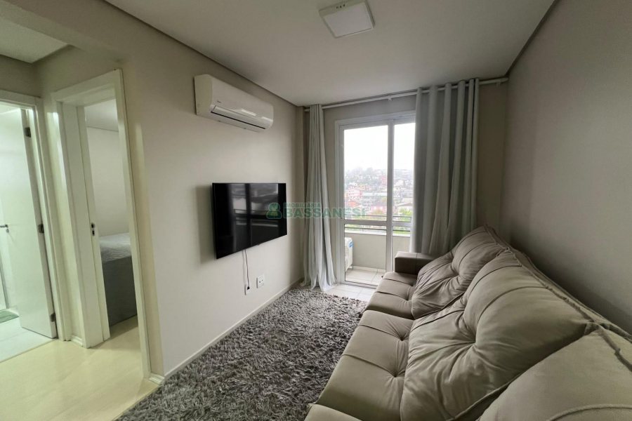 Apto Mobiliado com 65m², 2 dormitórios, 2 vagas, no bairro Cruzeiro em Caxias do Sul para Alugar