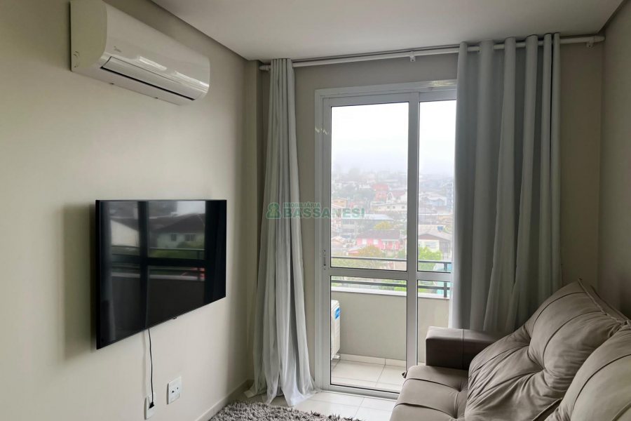 Apto Mobiliado com 65m², 2 dormitórios, 2 vagas, no bairro Cruzeiro em Caxias do Sul para Alugar