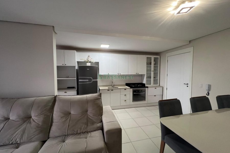 Apto Mobiliado com 65m², 2 dormitórios, 2 vagas, no bairro Cruzeiro em Caxias do Sul para Alugar