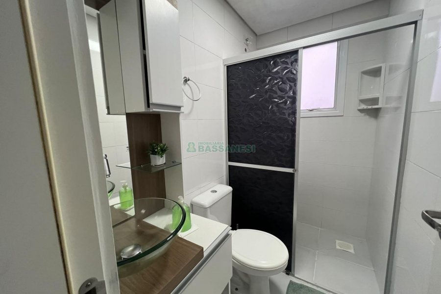 Apto Mobiliado com 65m², 2 dormitórios, 2 vagas, no bairro Cruzeiro em Caxias do Sul para Alugar
