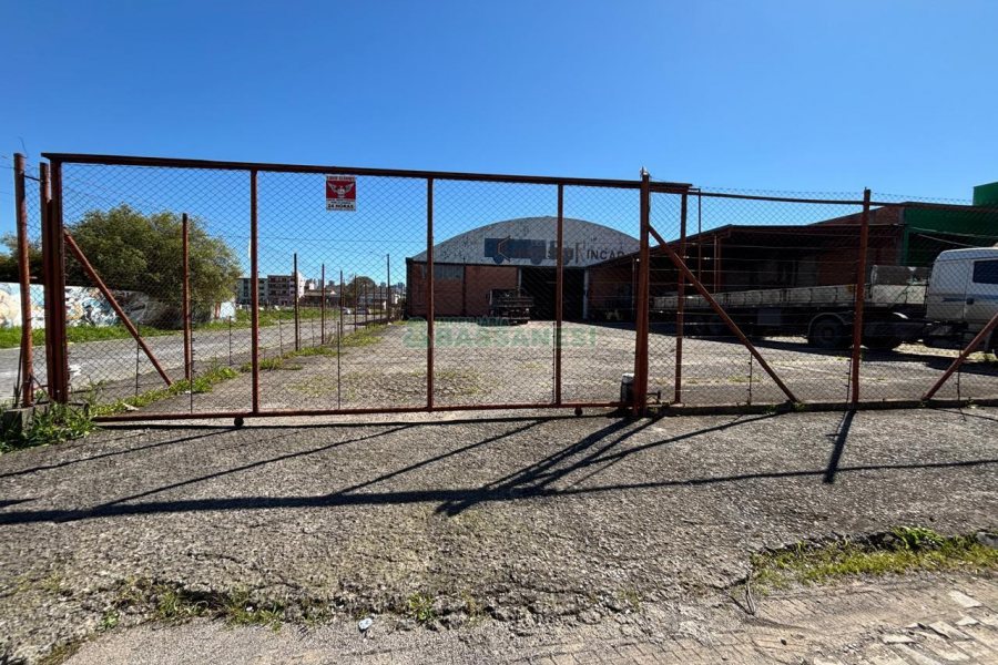 Pavilhão com 1400m², no bairro São José em Caxias do Sul para Alugar