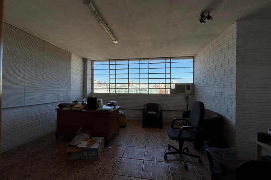 Pavilhão com 1400m², no bairro São José em Caxias do Sul para Alugar