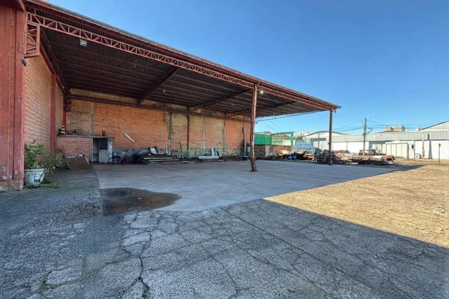 Pavilhão com 1400m², no bairro São José em Caxias do Sul para Alugar