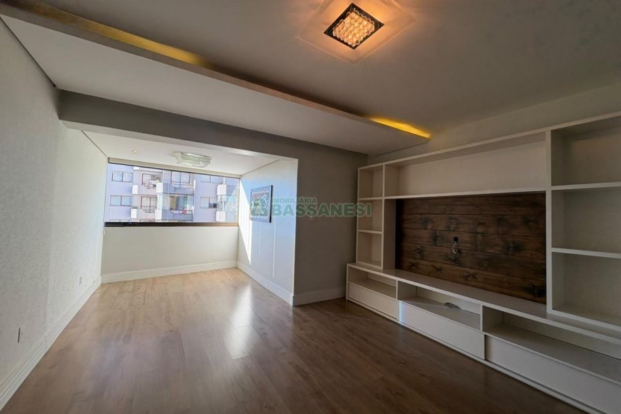 Apartamento com 110m², 2 dormitórios, 2 vagas, no bairro São Pelegrino em Caxias do Sul para Alugar