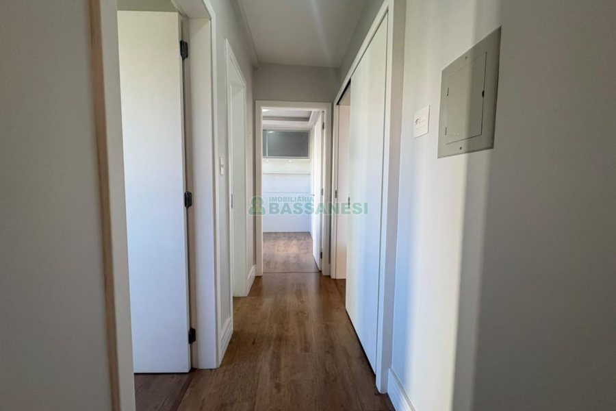 Apartamento com 110m², 2 dormitórios, 2 vagas, no bairro São Pelegrino em Caxias do Sul para Alugar