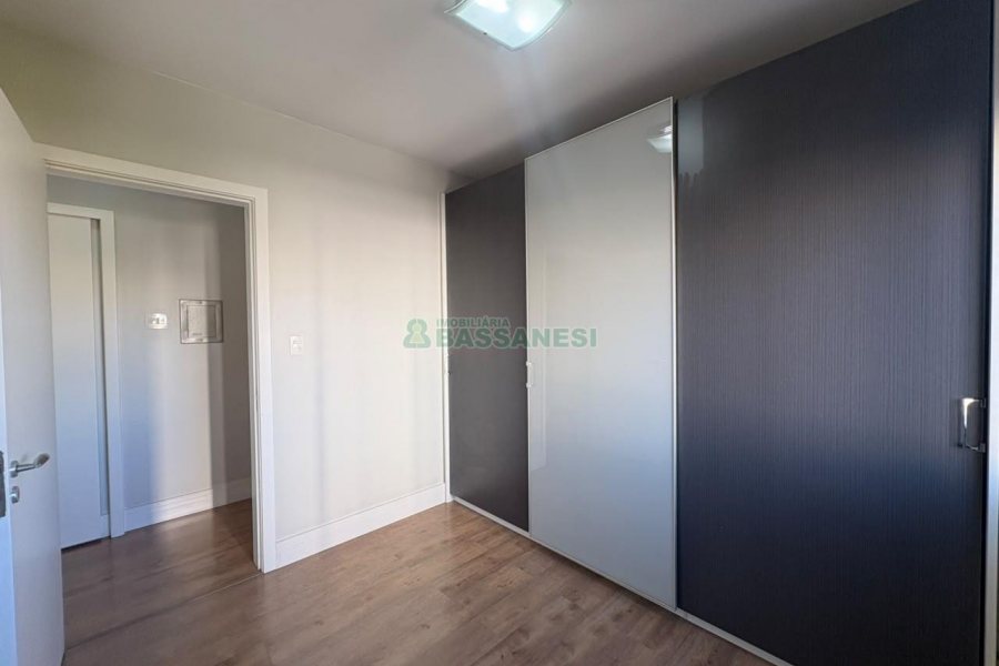 Apartamento com 110m², 2 dormitórios, 2 vagas, no bairro São Pelegrino em Caxias do Sul para Alugar