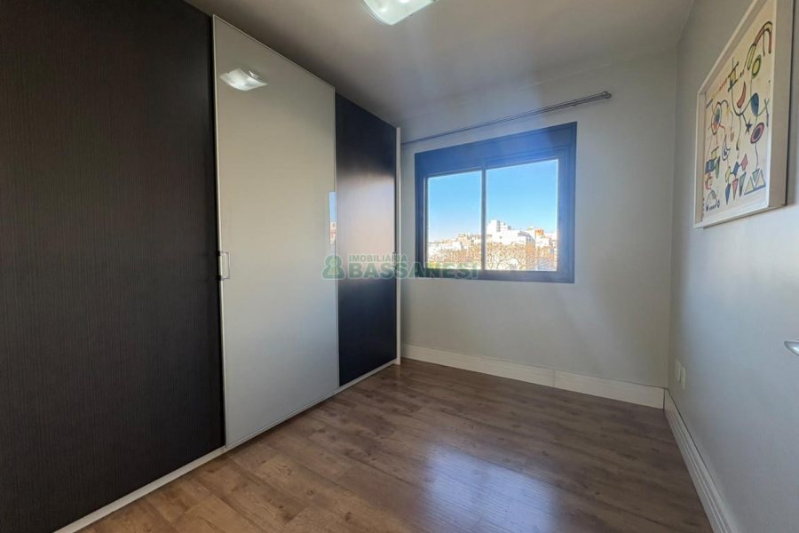 Apartamento com 110m², 2 dormitórios, 2 vagas, no bairro São Pelegrino em Caxias do Sul para Alugar