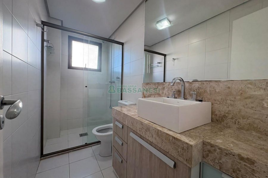 Apartamento com 110m², 2 dormitórios, 2 vagas, no bairro São Pelegrino em Caxias do Sul para Alugar