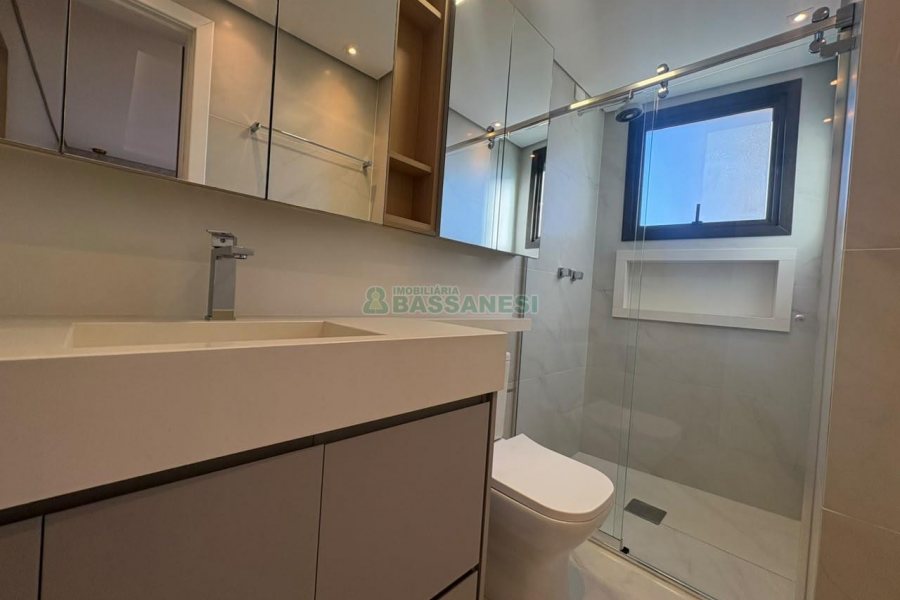 Apartamento com 110m², 2 dormitórios, 2 vagas, no bairro São Pelegrino em Caxias do Sul para Alugar