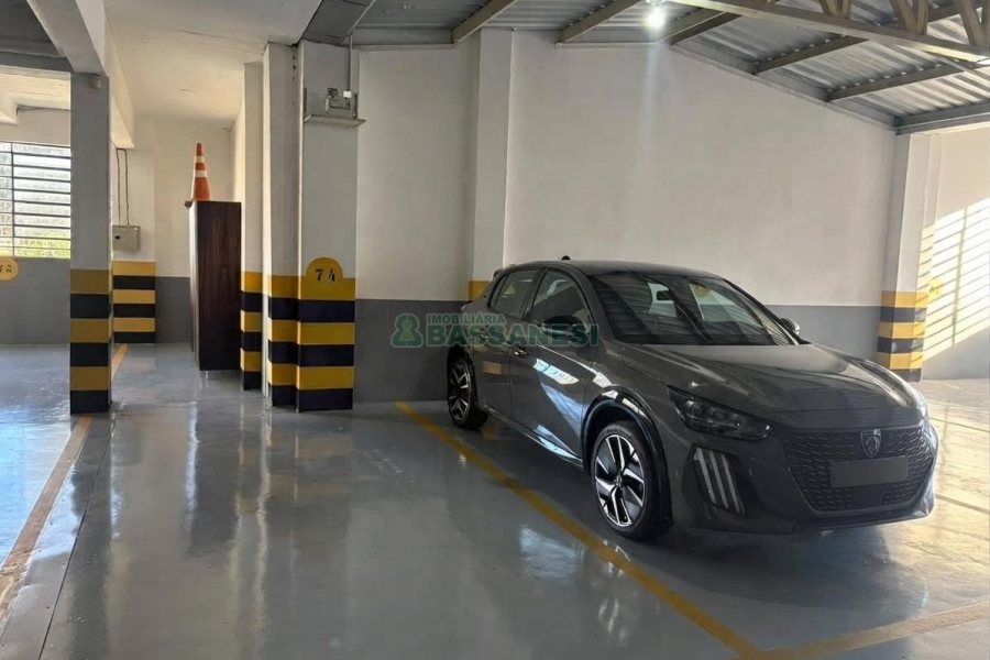Apartamento com 110m², 2 dormitórios, 2 vagas, no bairro São Pelegrino em Caxias do Sul para Alugar
