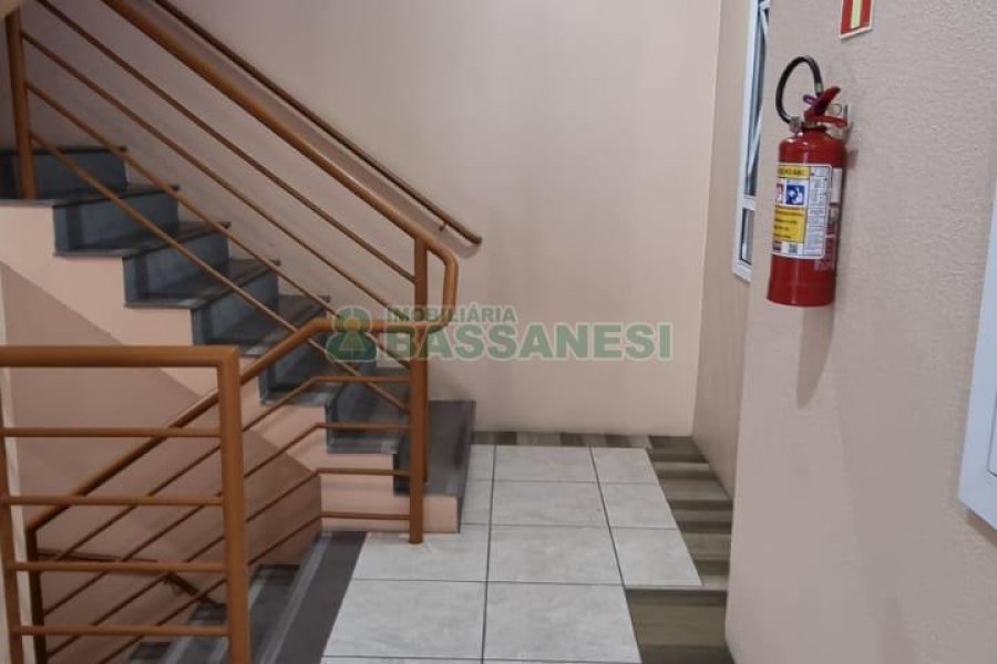 Apartamento com 60m², 2 dormitórios, 1 vaga, no bairro Santa Lúcia em Caxias do Sul para Comprar