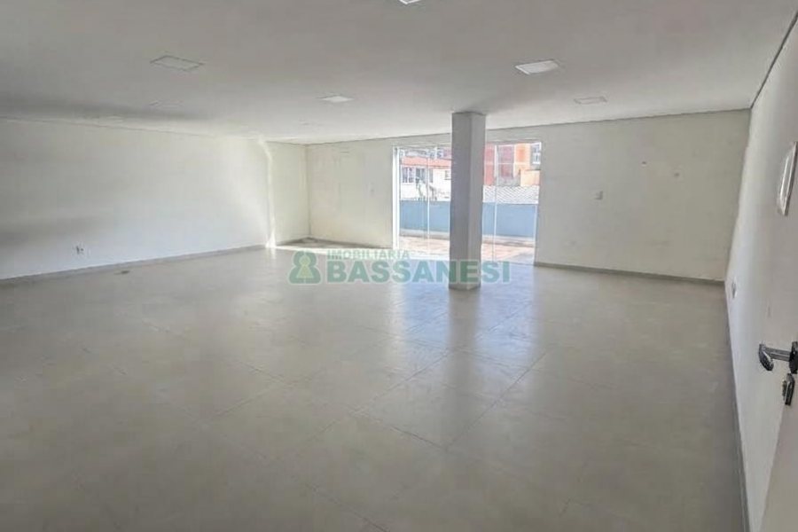 Sala com 130m², no bairro Lourdes em Caxias do Sul para Alugar