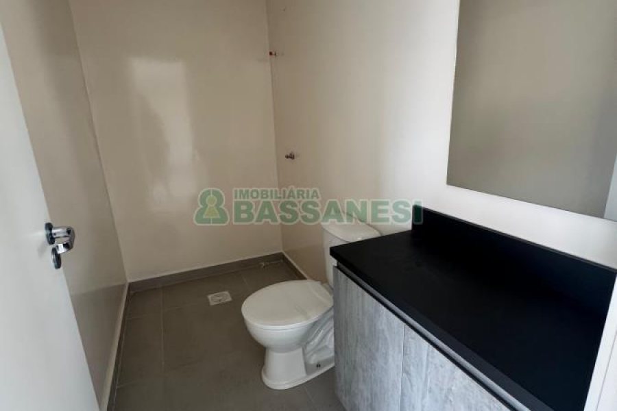 Sala com 140m², no bairro Lourdes em Caxias do Sul para Alugar