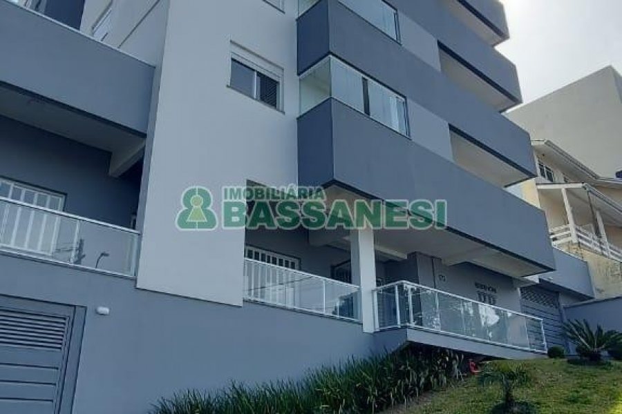 Apto Mobiliado com 57m², 2 dormitórios, 1 vaga, no bairro Santa Catarina em Caxias do Sul para Alugar