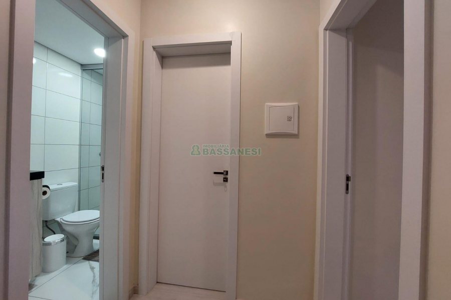 Apto Mobiliado com 57m², 2 dormitórios, 1 vaga, no bairro Santa Catarina em Caxias do Sul para Alugar