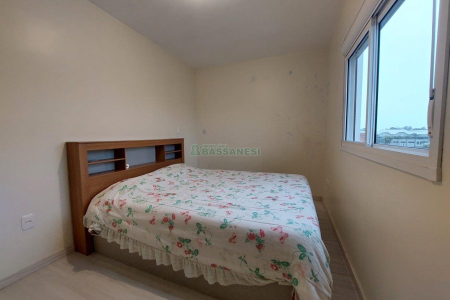 Apto Mobiliado com 57m², 2 dormitórios, 1 vaga, no bairro Santa Catarina em Caxias do Sul para Alugar