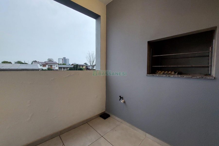 Apto Mobiliado com 57m², 2 dormitórios, 1 vaga, no bairro Santa Catarina em Caxias do Sul para Alugar