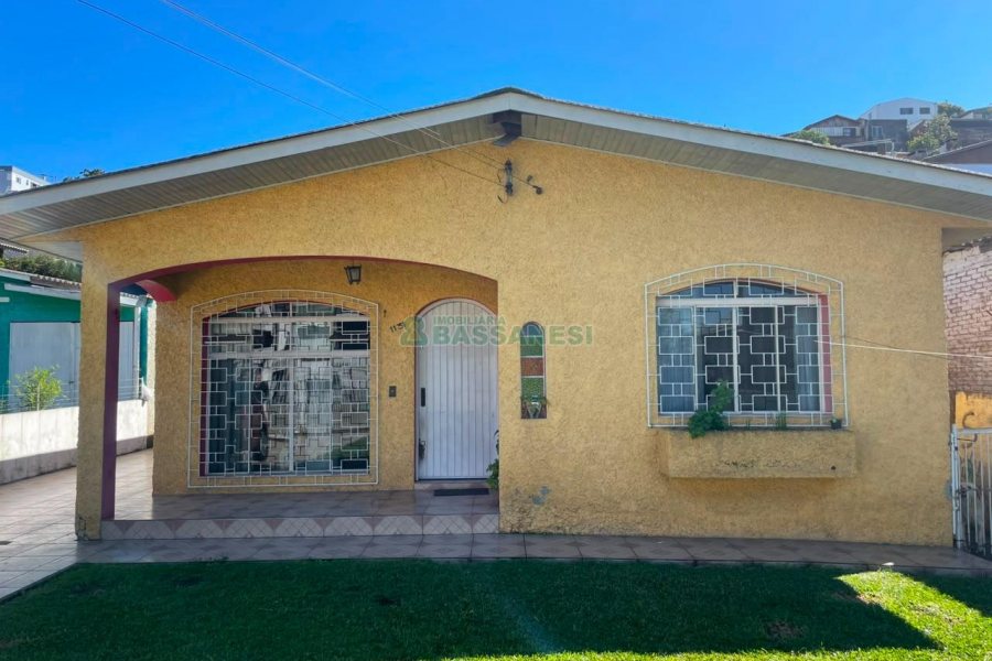 Casa com 100m², 3 dormitórios, 2 vagas, no bairro Presidente Vargas em Caxias do Sul para Comprar