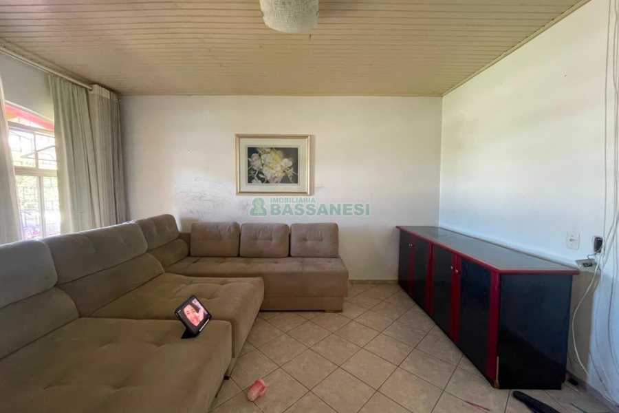 Casa com 100m², 3 dormitórios, 2 vagas, no bairro Presidente Vargas em Caxias do Sul para Comprar