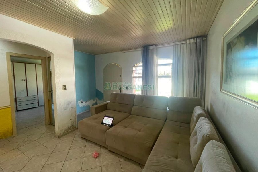 Casa com 100m², 3 dormitórios, 2 vagas, no bairro Presidente Vargas em Caxias do Sul para Comprar