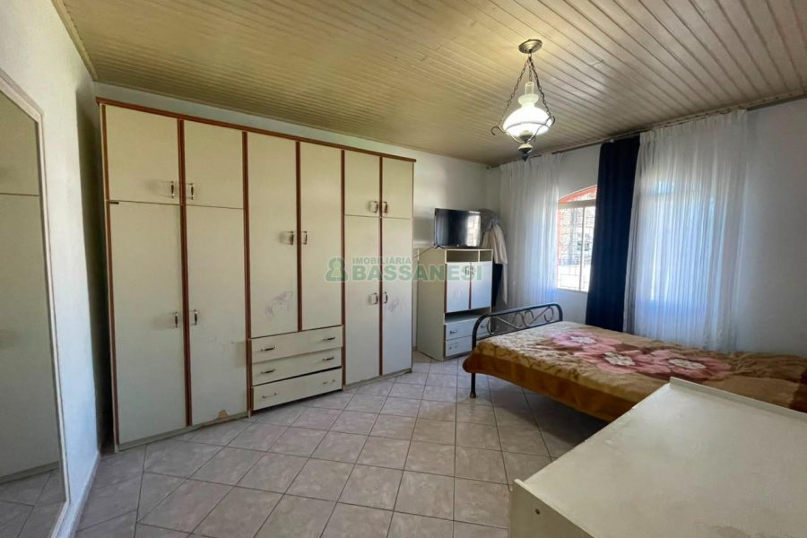 Casa com 100m², 3 dormitórios, 2 vagas, no bairro Presidente Vargas em Caxias do Sul para Comprar