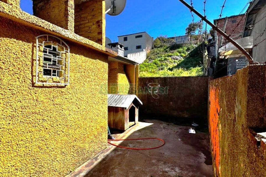 Casa com 100m², 3 dormitórios, 2 vagas, no bairro Presidente Vargas em Caxias do Sul para Comprar