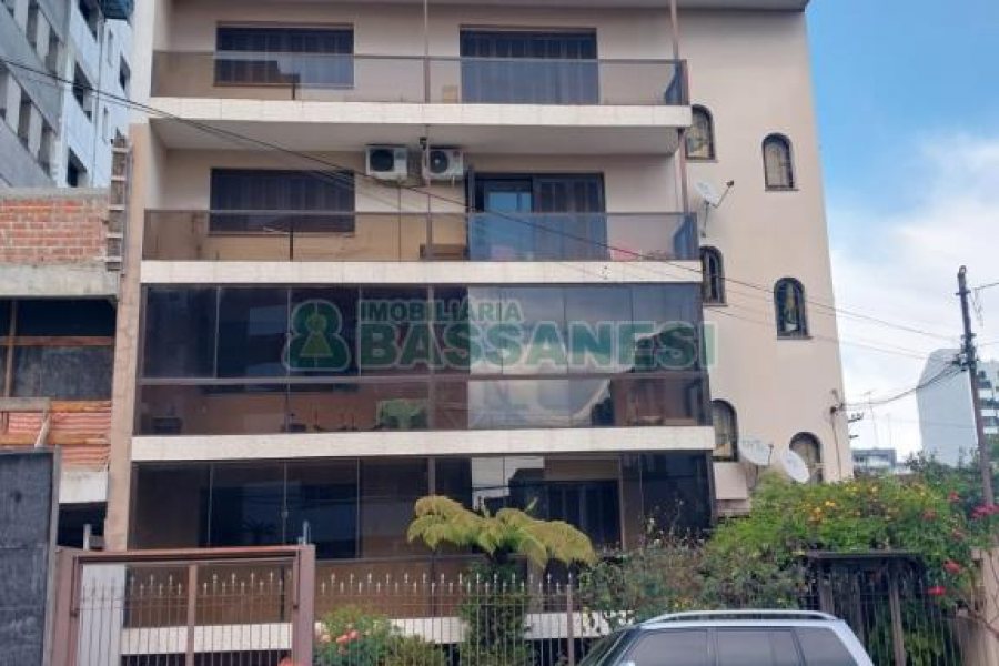 Apto Mobiliado com 105m², 2 dormitórios, 1 vaga, no bairro São Pelegrino em Caxias do Sul para Alugar