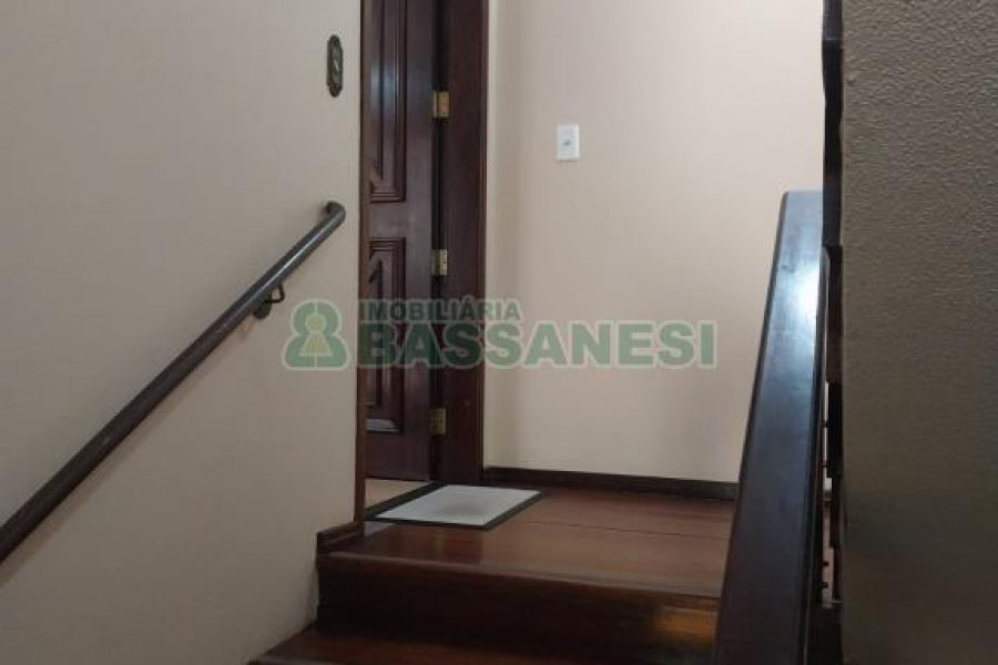 Apto Mobiliado com 105m², 2 dormitórios, 1 vaga, no bairro São Pelegrino em Caxias do Sul para Alugar