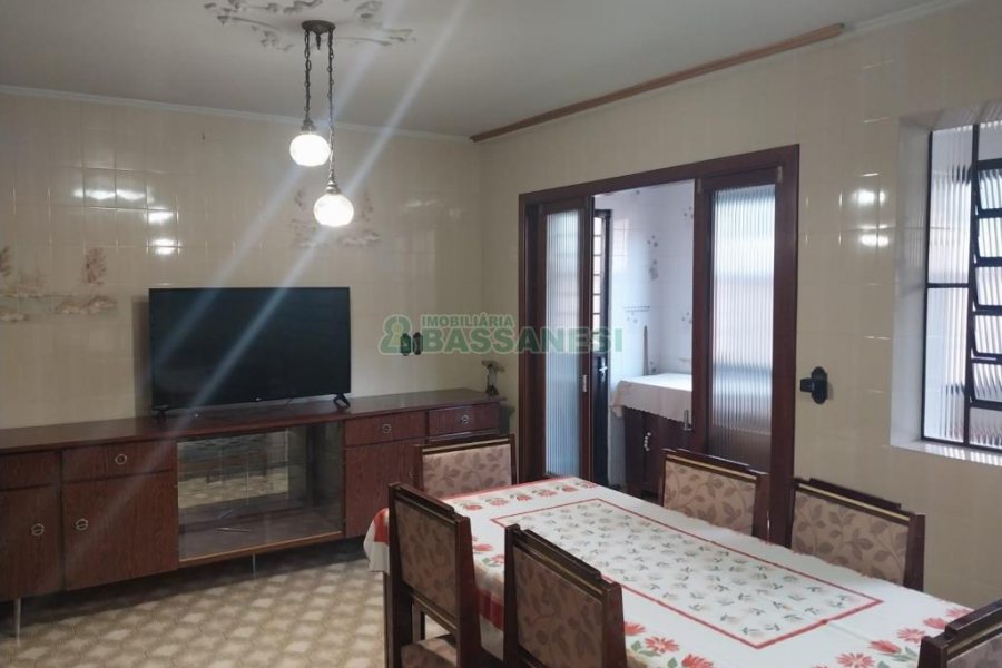 Apto Mobiliado com 105m², 2 dormitórios, 1 vaga, no bairro São Pelegrino em Caxias do Sul para Alugar
