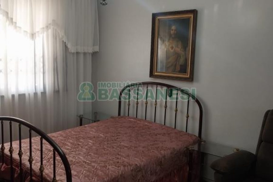 Apto Mobiliado com 105m², 2 dormitórios, 1 vaga, no bairro São Pelegrino em Caxias do Sul para Alugar