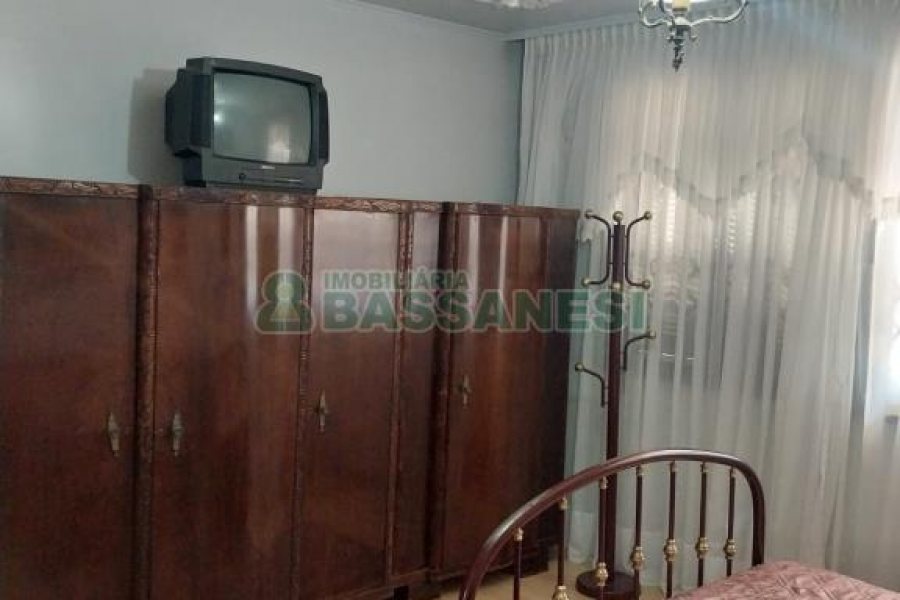 Apto Mobiliado com 105m², 2 dormitórios, 1 vaga, no bairro São Pelegrino em Caxias do Sul para Alugar