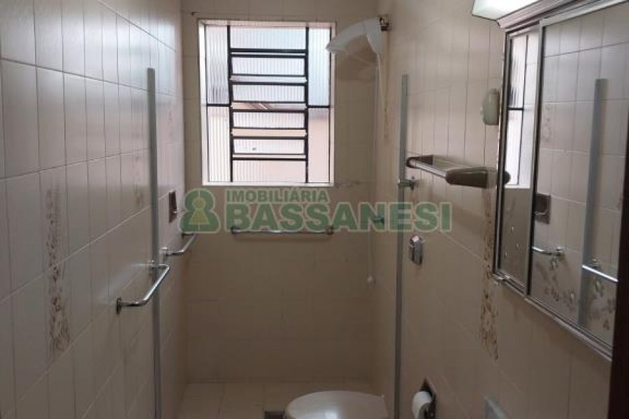 Apto Mobiliado com 105m², 2 dormitórios, 1 vaga, no bairro São Pelegrino em Caxias do Sul para Alugar