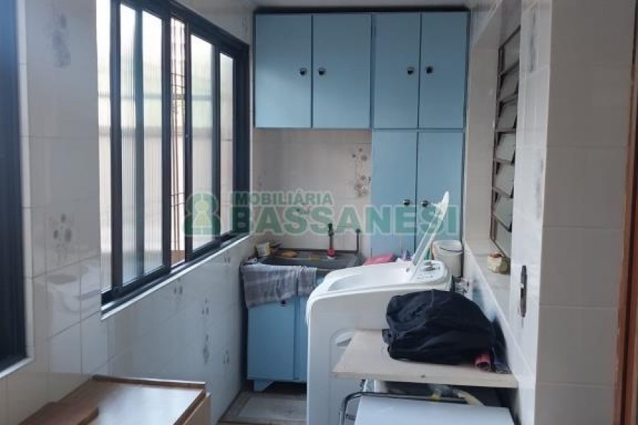 Apto Mobiliado com 105m², 2 dormitórios, 1 vaga, no bairro São Pelegrino em Caxias do Sul para Alugar