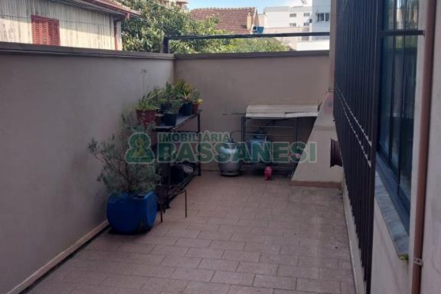 Apto Mobiliado com 105m², 2 dormitórios, 1 vaga, no bairro São Pelegrino em Caxias do Sul para Alugar