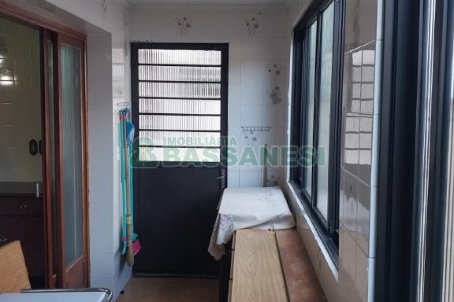 Apto Mobiliado com 105m², 2 dormitórios, 1 vaga, no bairro São Pelegrino em Caxias do Sul para Alugar
