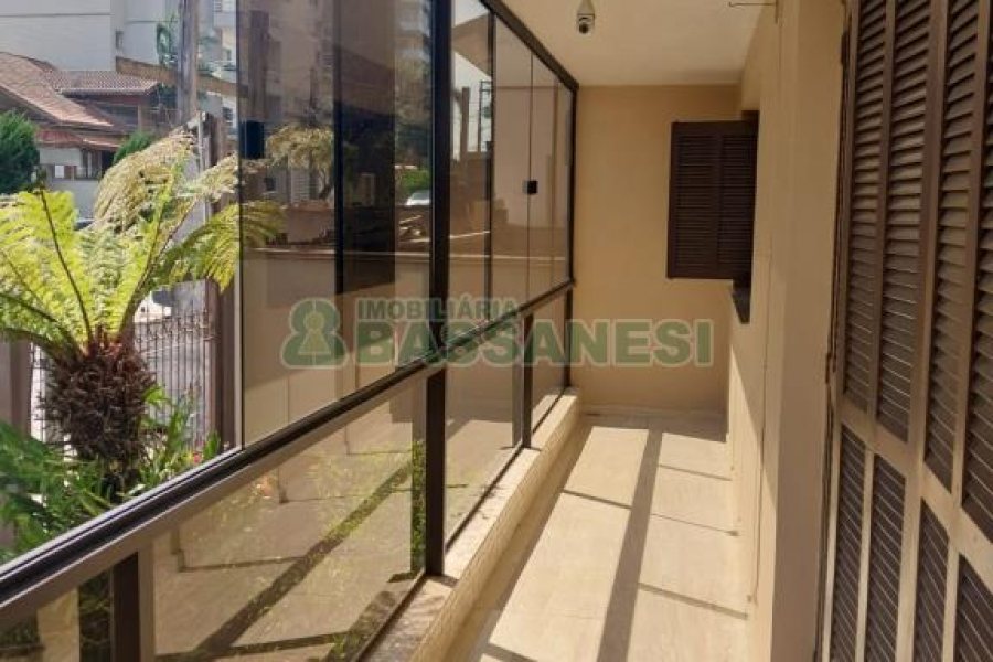 Apto Mobiliado com 105m², 2 dormitórios, 1 vaga, no bairro São Pelegrino em Caxias do Sul para Alugar