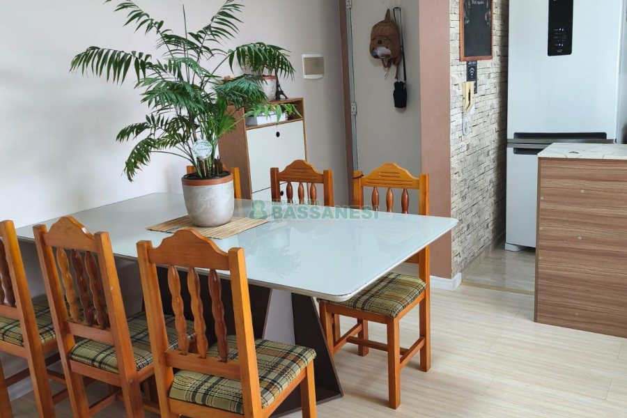 Apartamento com 56m², 2 dormitórios, 1 vaga, no bairro Salgado Filho em Caxias do Sul para Comprar